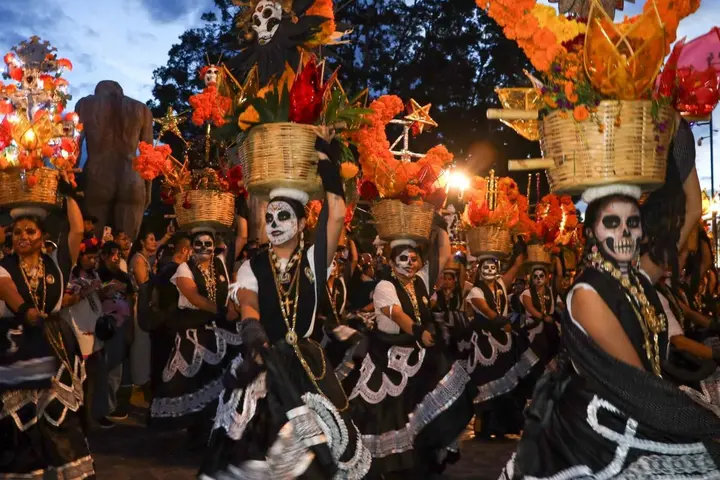 Face Painting + Día de Muertos Party